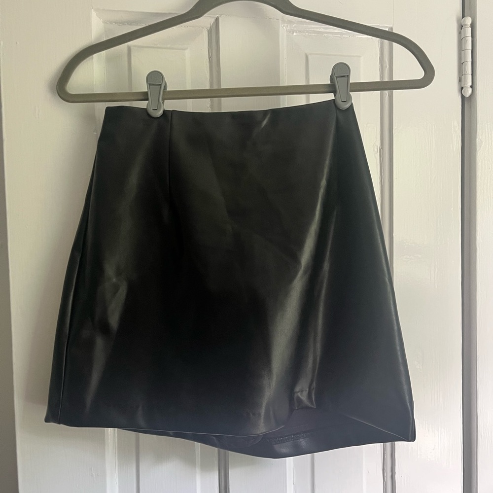 Abercrombie & Fitch vegan leather skirt never worn
